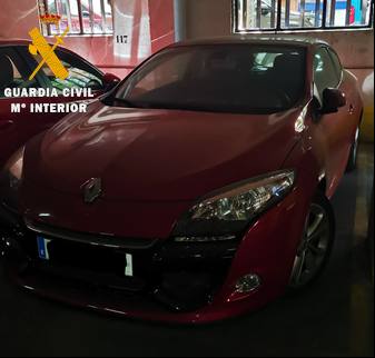 Detenido por robarle a la persona que cuidaba las llaves de su casa y el coche en Villacastín