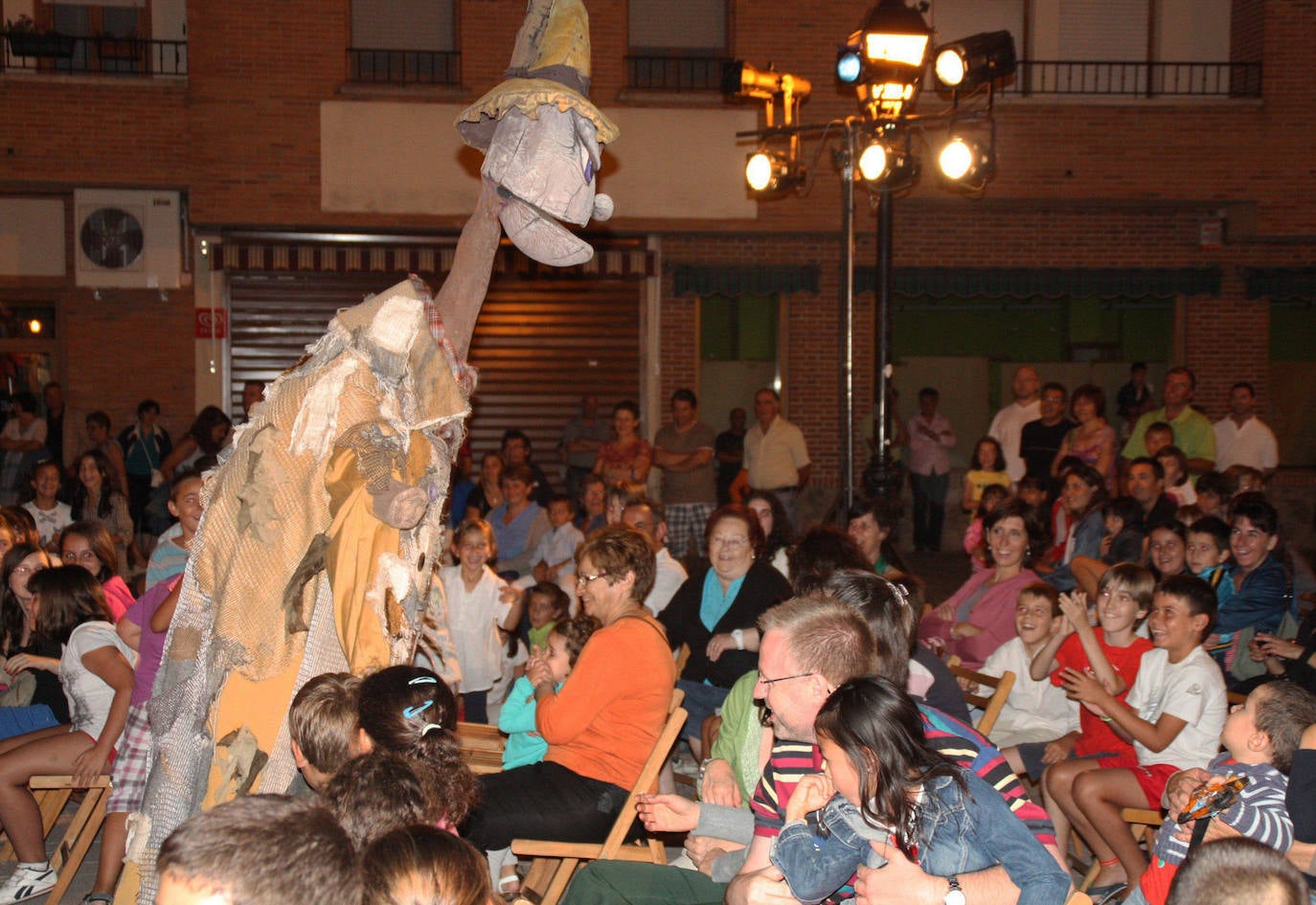 Nava de la Asunción presenta su tradicional programa 'Navaviva'