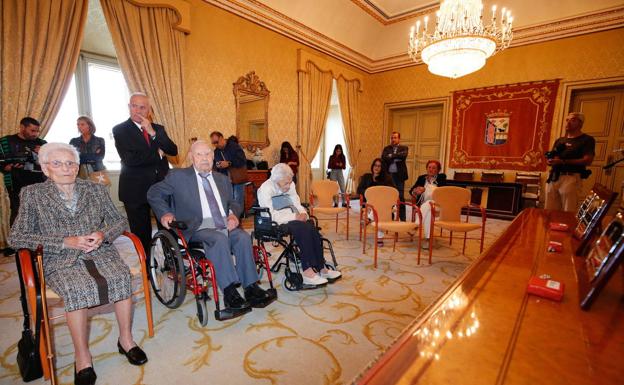 Salamanca retoma los homenajes a sus centenarios y a los matrimonios que celebren sus bodas de oro