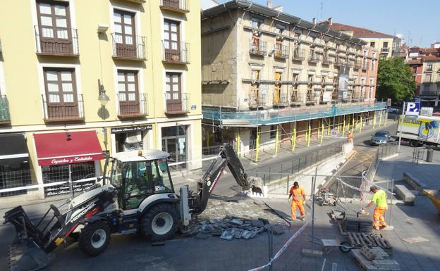 Medio centenar de árboles y un millar de arbustos reverdecen Valladolid