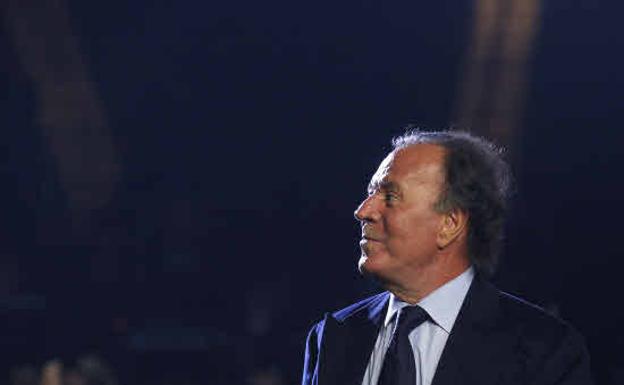 Preocupa el deterioro de la salud de Julio Iglesias