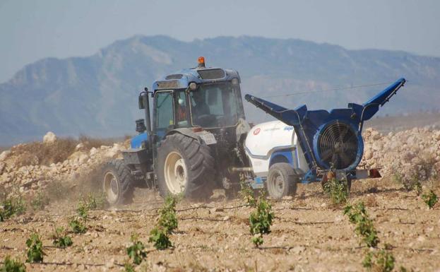 La Comisión aprieta al agricultor