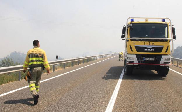 La UME se incorpora a los trabajos en el incendio de Navafría