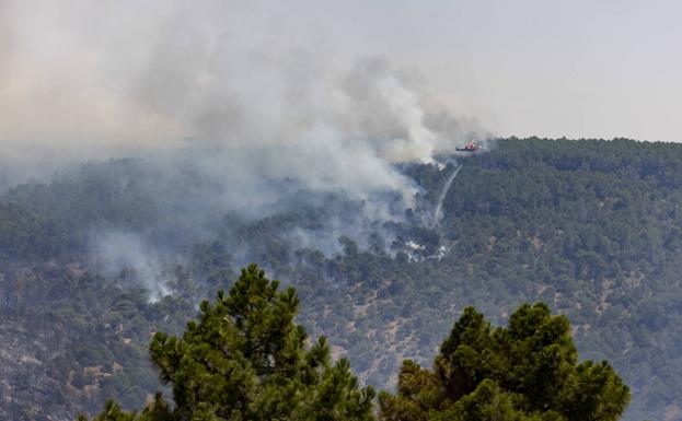 2.000 evacuados en Ávila por el avance del incendio de Cebreros