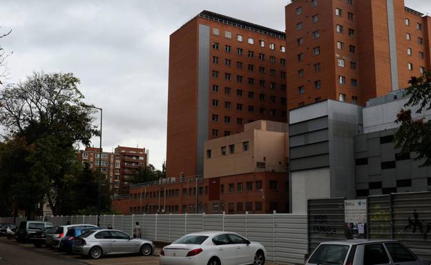 El Clínico dota de un equipo portátil de aire acondicionado a la consulta de Odontología