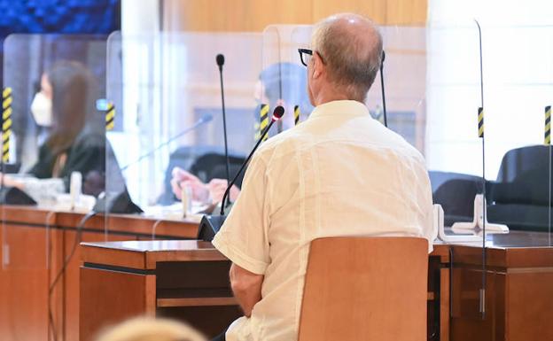 Condenado a nueve meses de prisión por agredir a un homosexual en un bar
