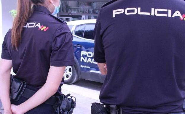 Dos detenidos por apalear a dos jóvenes a la puerta de un bar de La Rubia