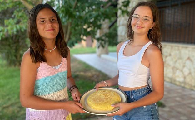 Blanca y Marta, y su tortilla para recibir invitados