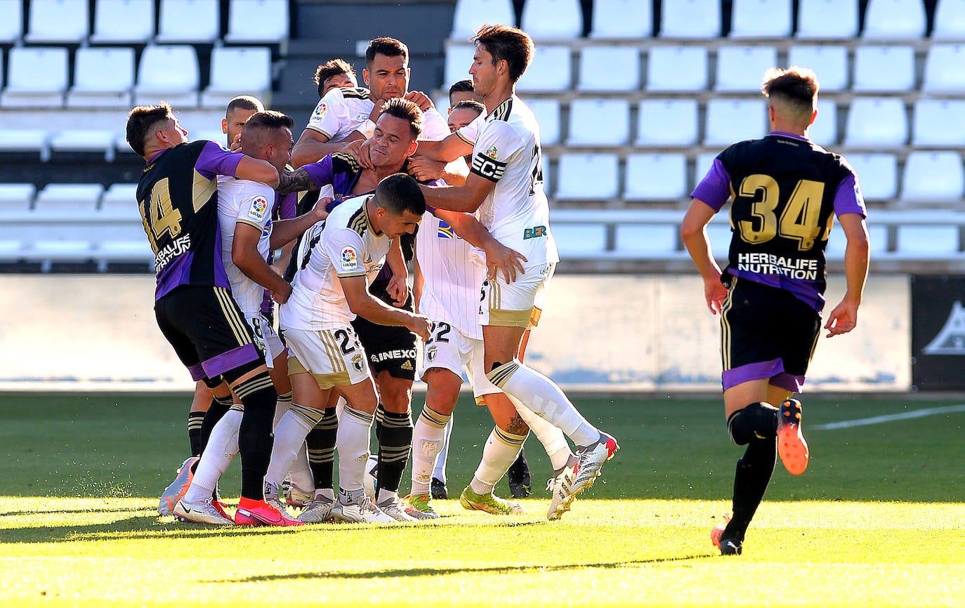 El Valladolid perdona en Burgos en un amistoso marcado por una tángana y dos expulsiones