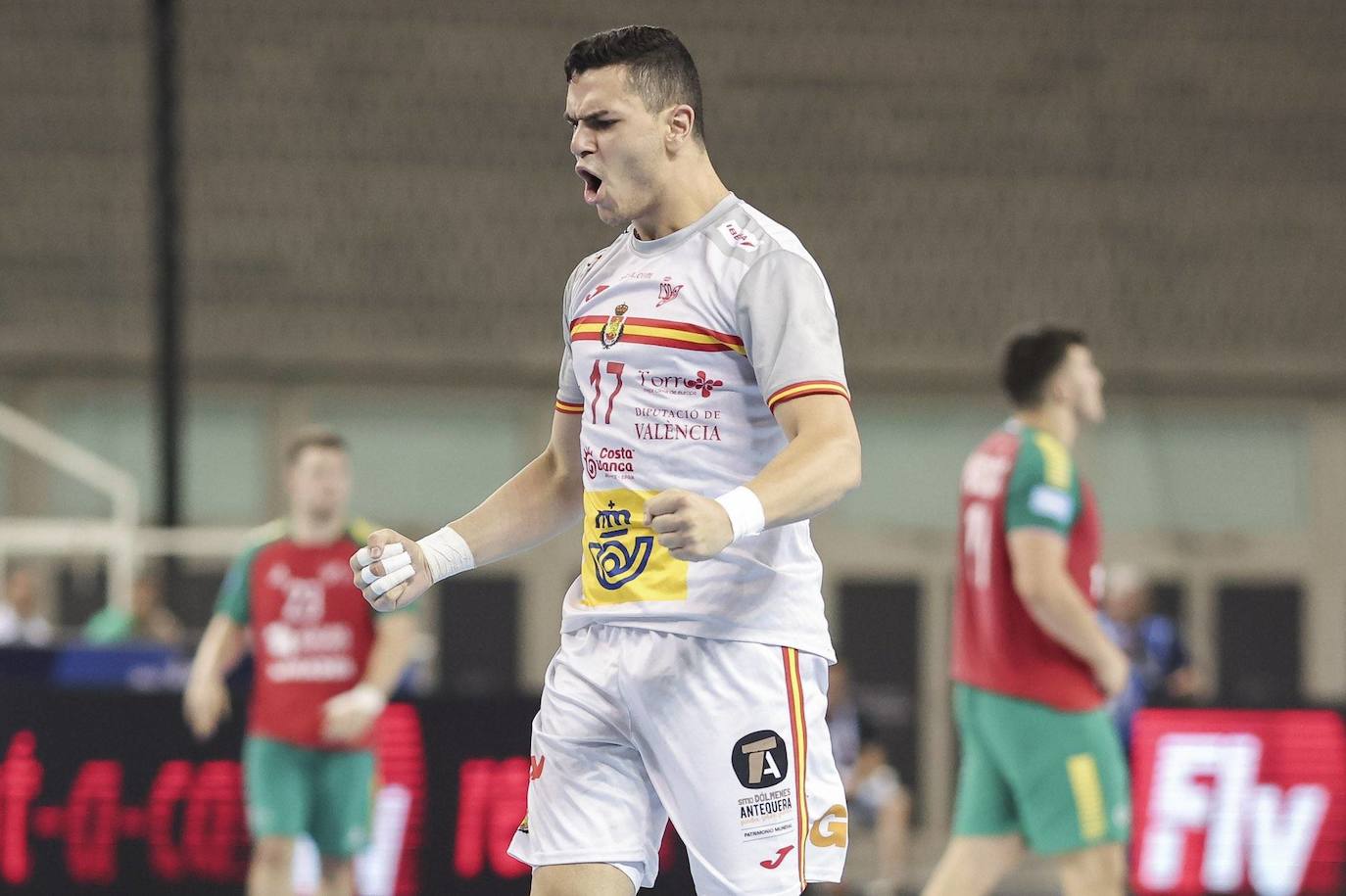 Álex Lodos, el campeón de Europa juvenil que quiere crecer en el Balonmano Nava