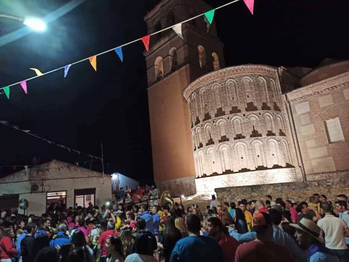 Las charangas animan las fiestas de Alcazarén