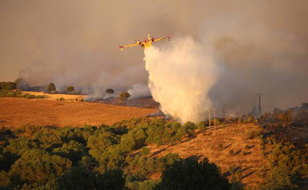 «Nunca había visto una situación como esta. El viento empujaba el fuego de tejado en tejado»