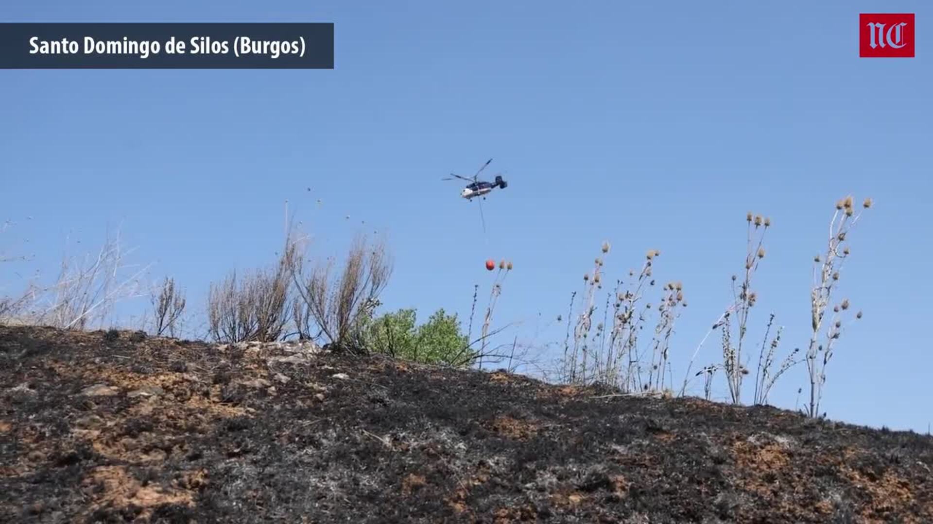 Así trabaja el helicóptero contra el fuego en Santo Domingo de Silos