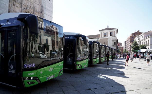 Los quince nuevos autobuses propulsados por gas echarán a rodar este jueves