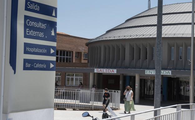 Los sanitarios con síntomas de covid pero sin baja temen contagiar a sus compañeros