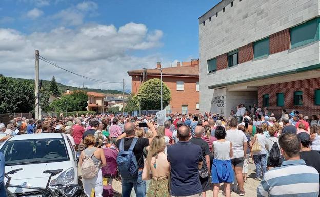 Los vecinos de Cervera de Pisuerga protestan por la carencia de médicos