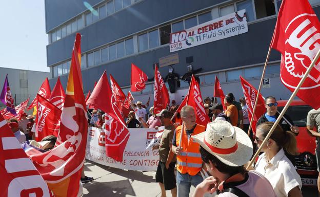 La plantilla de TI Fluid Systems se resigna y pacta los traslados y las indemnizaciones