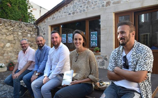 Una nueva guía promocionará Aguilar entre turistas y vecinos