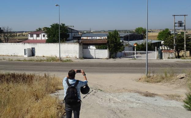 Un reguero de cámaras vigilan los muros de la finca de La Tía Pepa en La Cistérniga