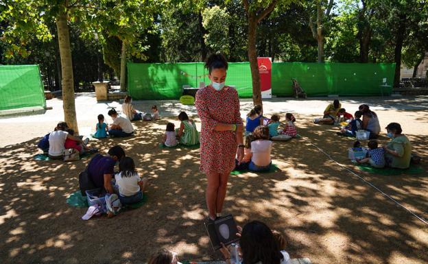 El parque de La Alamedilla de acoge hasta el 29 de agosto talleres de circo para niños