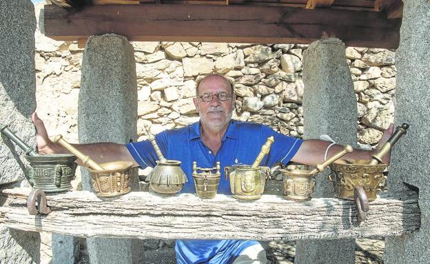 La mayor colección de almireces busca casa en Turégano