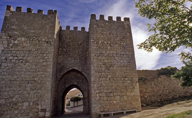 El Gobierno autoriza el modificado para la restauración de la muralla de Almazán