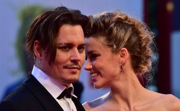 Johnny Depp afirmó que Amber Heard fue prostituta de lujo y la actriz que su ex sufre disfunción erectil