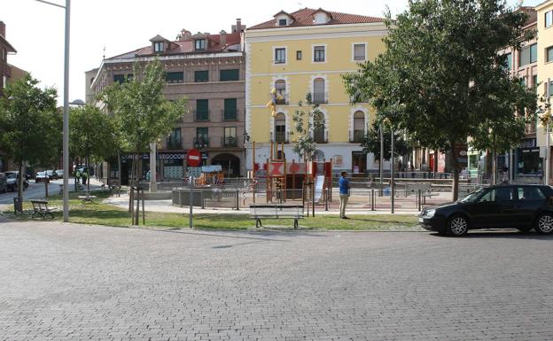 El Ayuntamiento planea cubrir la plaza de Somorrostro con un toldo para atenuar el calor