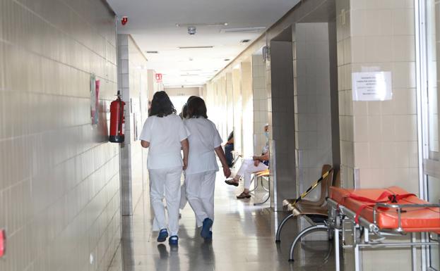 El hospital destina aún una planta y media para enfermos con covid
