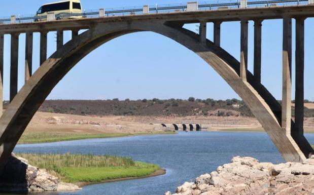 El embalse de Ricobayo y el Órbigo en Santa Cristina de la Polvorosa, únicas zonas no aptas para el baño