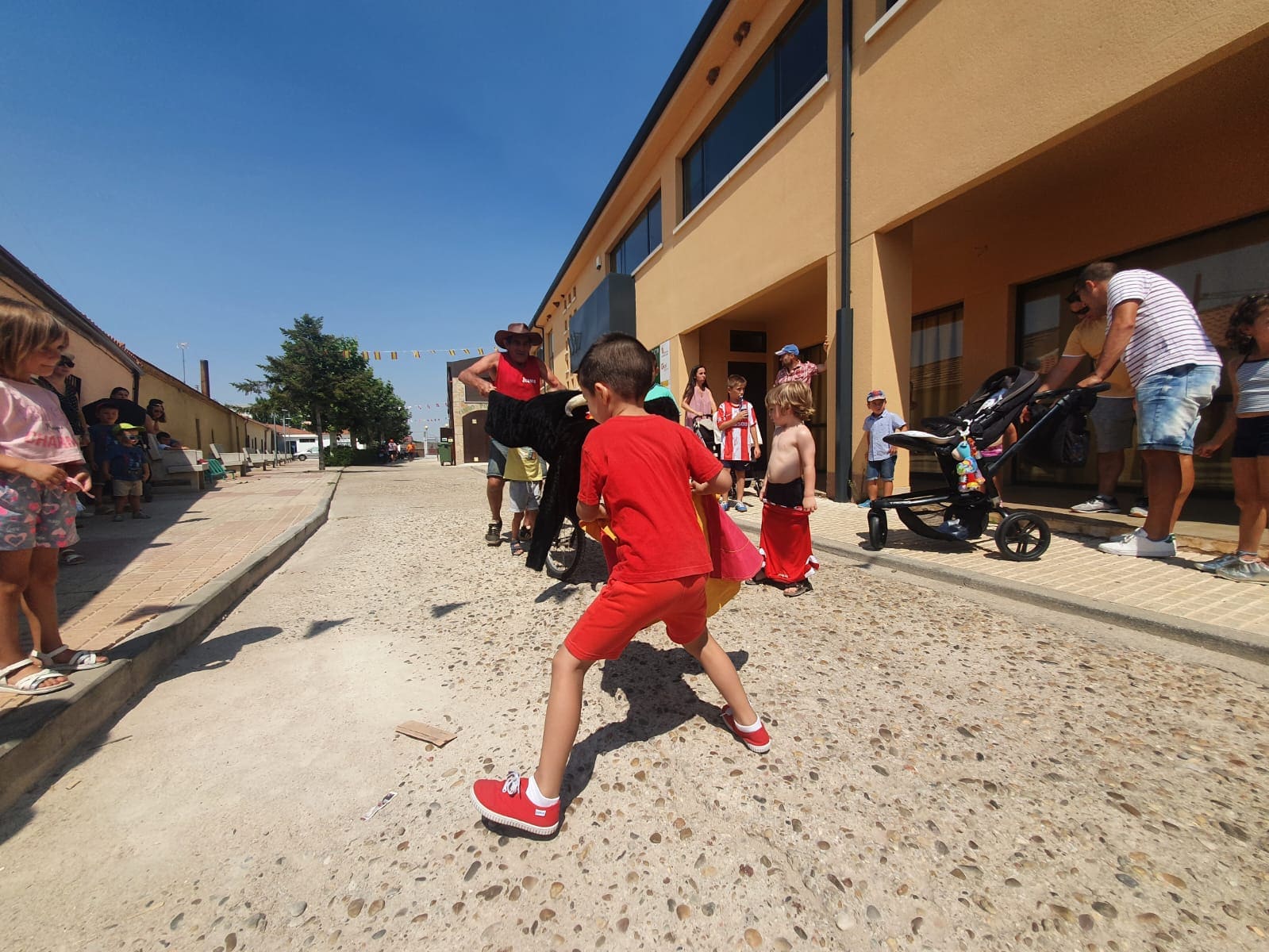 Doñinos de Salamanca disfruta de sus fiestas pese al calor