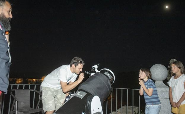 Cuándo y cómo ver la Superluna del Esturión en Valladolid