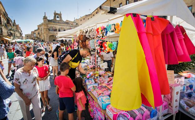 Ciudad Rodrigo celebra de nuevo su Martes Mayor en las calles