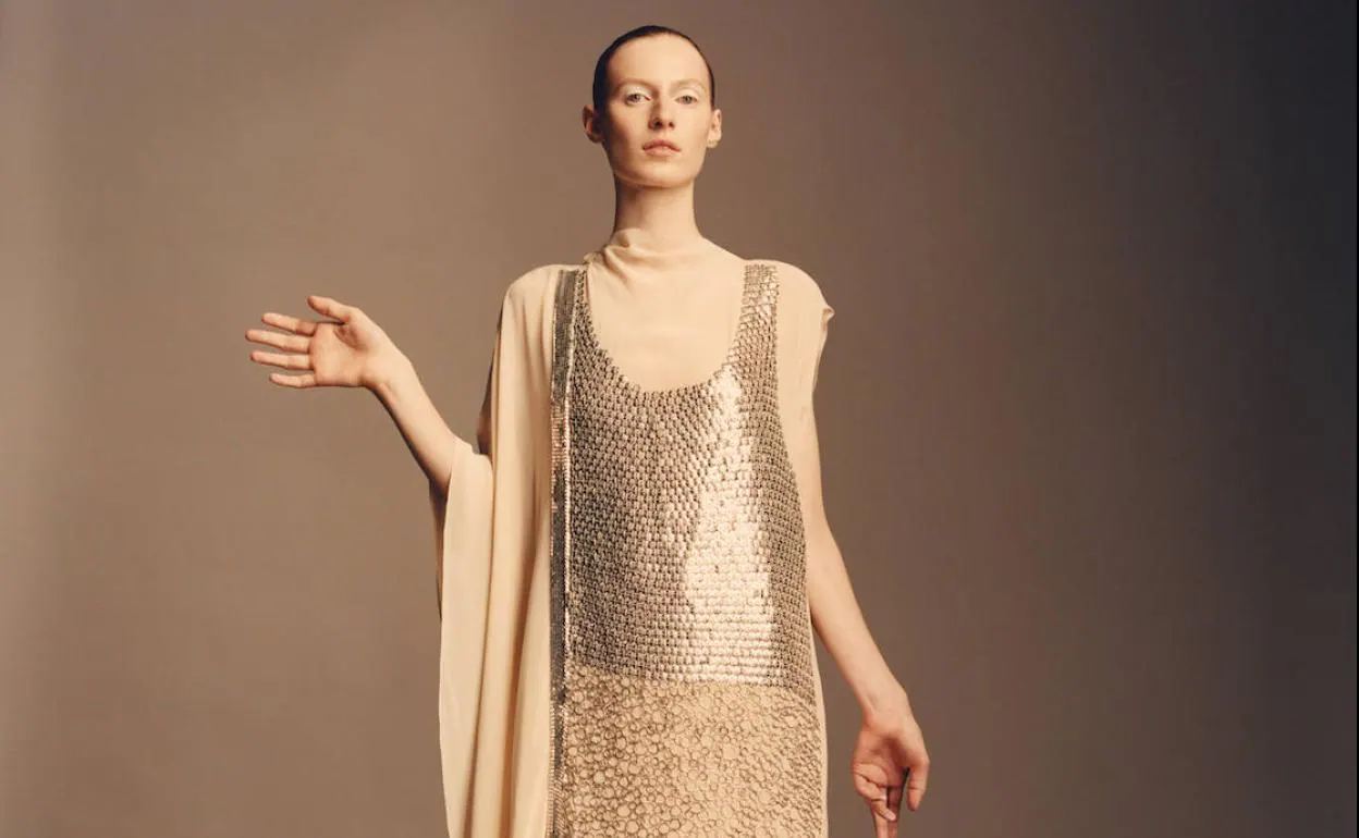 Zara lanza el vestido de Ortega en el desfile de Dior en | El Norte de Castilla