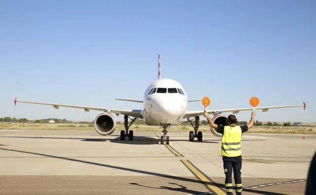 Los aeropuertos de Valladolid y León ganaron pasajeros, mientras que Burgos y Salamanca perdieron