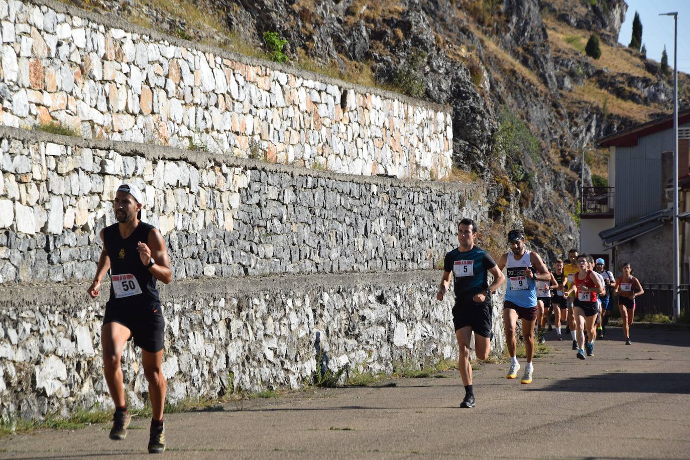 La subida a la Cruz como apertura de las fiestas de Velilla