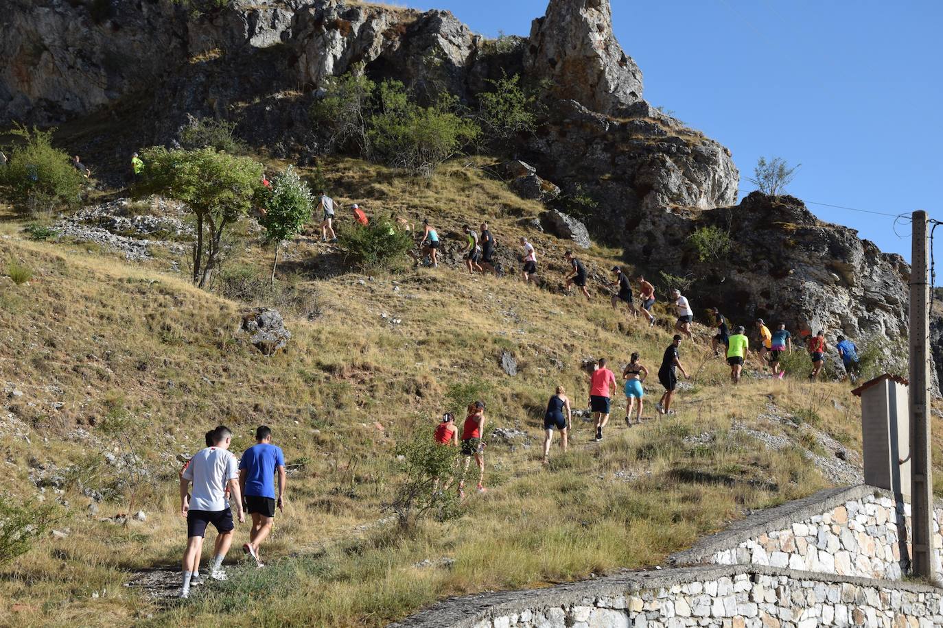 Velilla del Río Carrión abre sus fiestas con la subida a la cruz