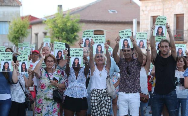 Traspinedo se concentra para recordar a Esther López y reclamar justicia