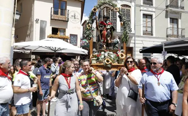 Un momento de la procesión de San Roque celebrada en Peñafiel. /A. Ojosnegros