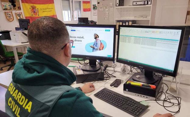 La Guardia Civil investiga a tres personas en Valladolid y Barcelona por estafar más de 20.000 euros
