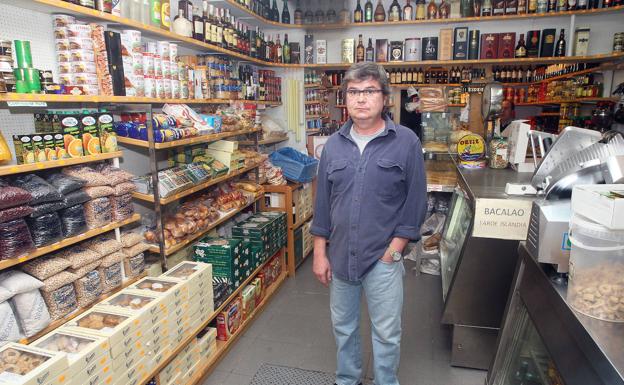 Cierra Candamo, un ultramarinos con 172 años de historia en Segovia