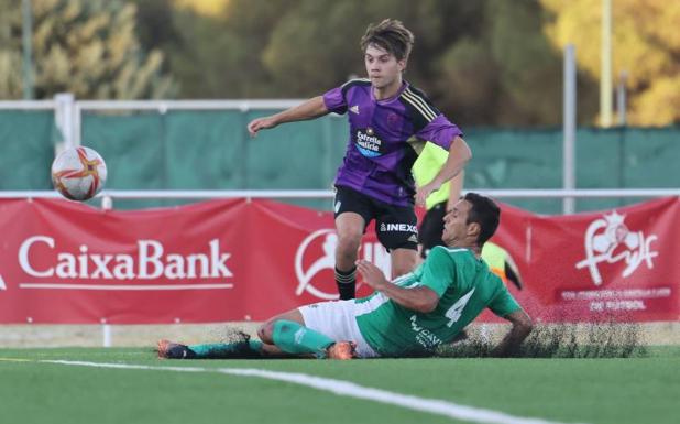 El Betis vende cara la derrota ante el Promesas