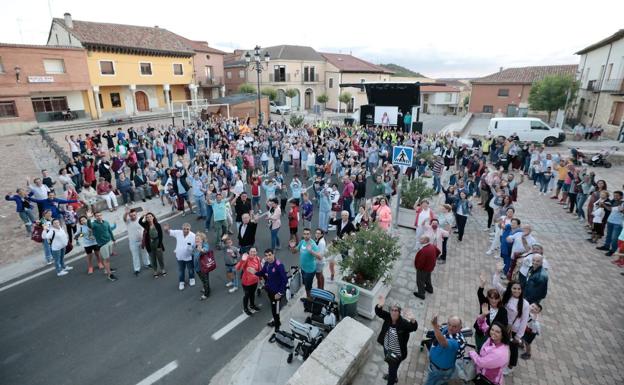 Un abrazo solidario por Julia en Torrelobatón