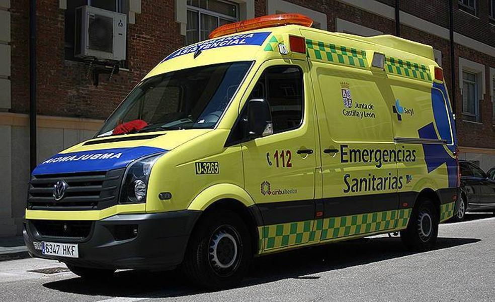 Herido grave un joven de 23 años tras volcar su vehículo en Ávila