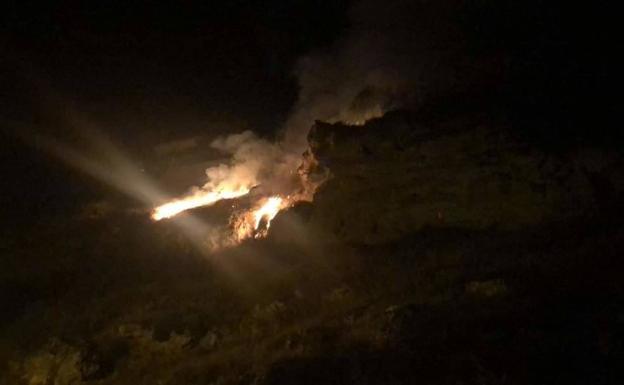 Los equipos de extinción logran sofocar en dos horas un incendio en las laderas de Maderuelo