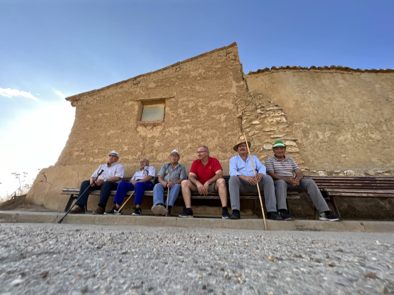 Torrelobatón muestra su cariño a su médico