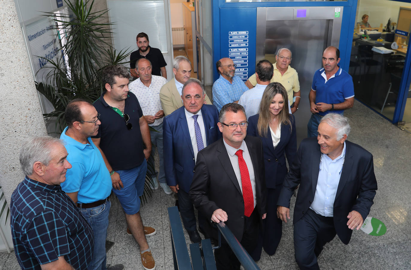 El consejero compromete fondos para «pequeñas balsas» para regadío, que beba el ganado y de ayuda contra incendios