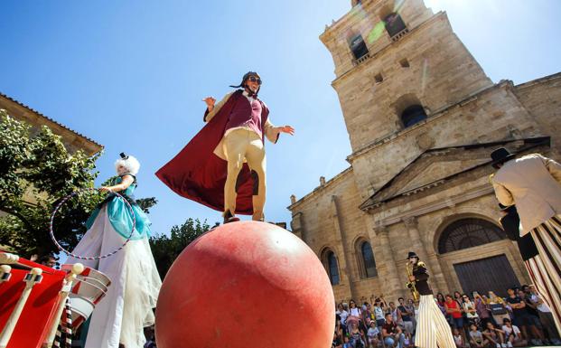 La Feria de Teatro de Miróbriga brinda otro estreno absoluto y da rienda suelta a la animación infantil