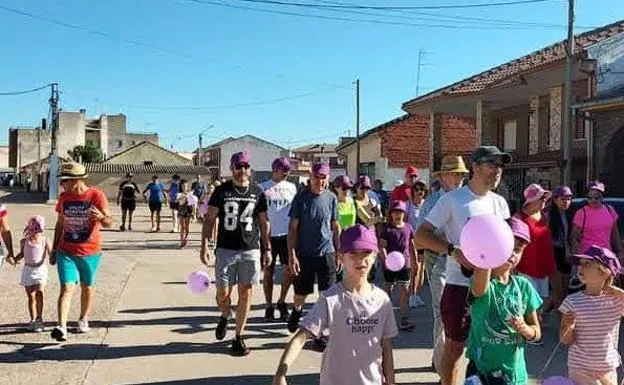 Villaverde de Íscar recauda fondos con una marcha para la Asociación de Alzhéimer