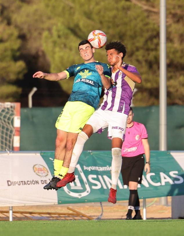 Imágenes de la final del Trofeo Diputación de Valladolid entre el Real Valladolid y Atlético Tordesillas